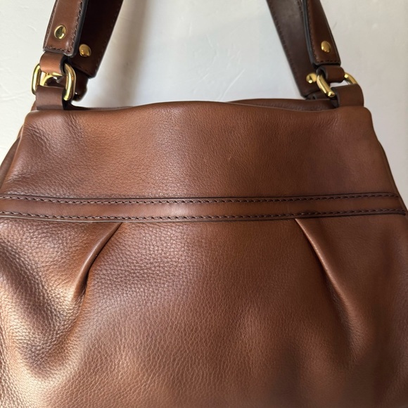 UGG Classic Triple Pocket Satchel Auburn Leather - Picture 8 of 16